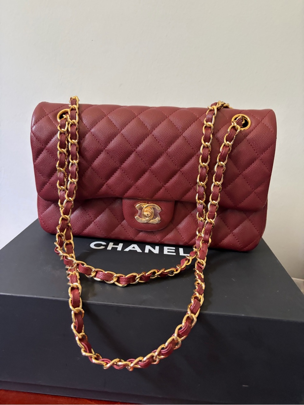 Chanel
Medium Classic Caviar Double Flap Pre-Shoulder Bag gold chain